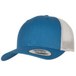 Yupoong-trucker-omalla-logolla