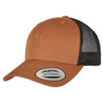 Yupoong-trucker-omalla-logolla