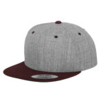 yupoong-snapback-omalla-logolla