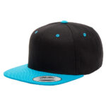 yupoong-snapback-omalla-logolla