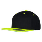 yupoong-snapback-omalla-logolla