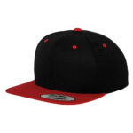 yupoong-snapback-omalla-logolla