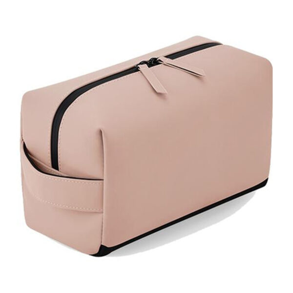 BagBase Matte Pu toilettilaukku omalla logolla