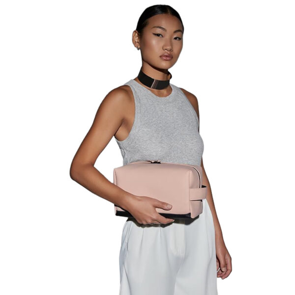 BagBase Matte Pu toilettilaukku omalla logolla