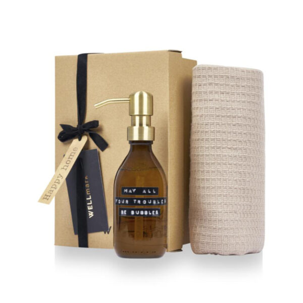 Wellmark Happy Home lahjapakkaus omalla logolla