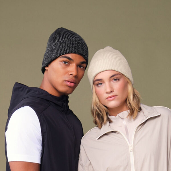 Streetlite heijastava pipo omalla logolla