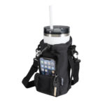 Kierrätetystä materiaalista valmistettu matkapullokassi omalla logolla