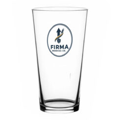 Akvila olutlasi omalla logolla