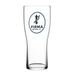 Akvila olutlasi omalla logolla