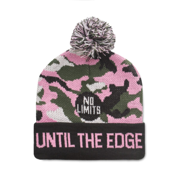 custom-made-akryyli-tupsu-pipo-omalla-toteutuksella