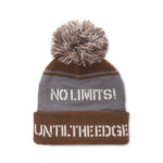 custom-made-akryyli-tupsu-pipo-omalla-toteutuksella