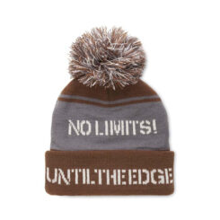 custom-made-akryyli-tupsu-pipo-omalla-toteutuksella