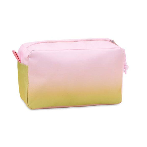 custom-made-kosmetiikkalaukku-omalla-toteutuksella